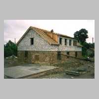071-1008 Der Neubau des zukuenftigen Gemeindehauses in Paterswalde im Jahre 2001.jpg